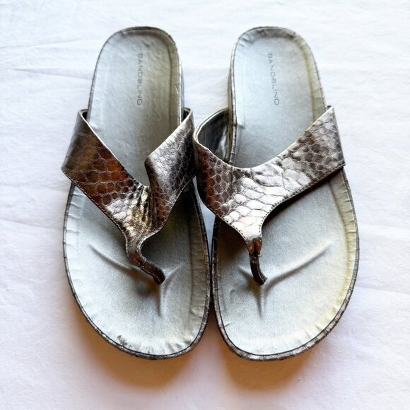 Bandolino Womens Metallic Snake Print Thong Sandals Size 9M - Picture 1 of 8